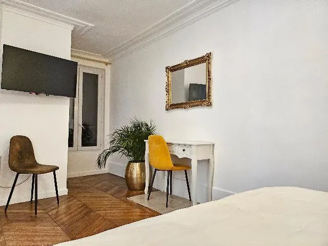 Entier, 2 Apartment *
