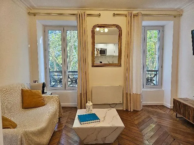 Entier, 2 Apartment Paris